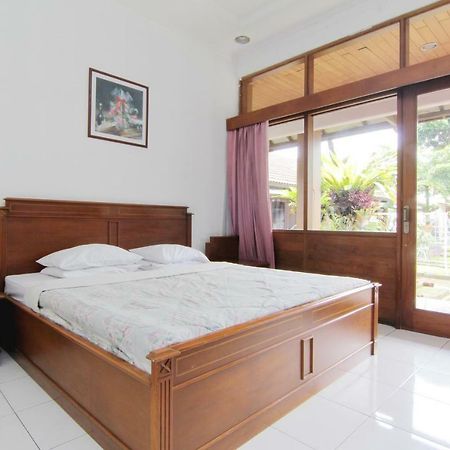 Villa Enggal Lembang Buitenkant foto