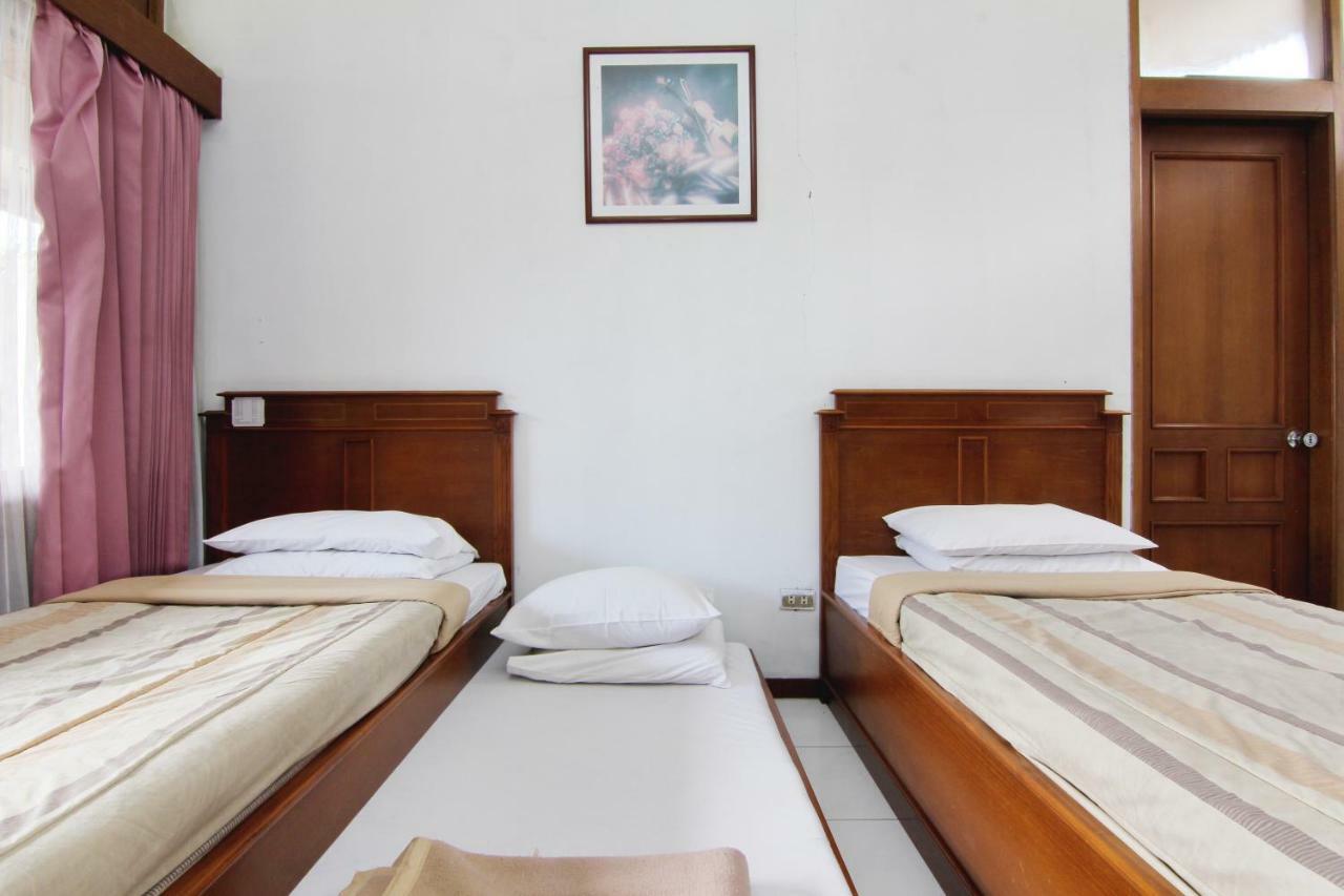 Villa Enggal Lembang Buitenkant foto