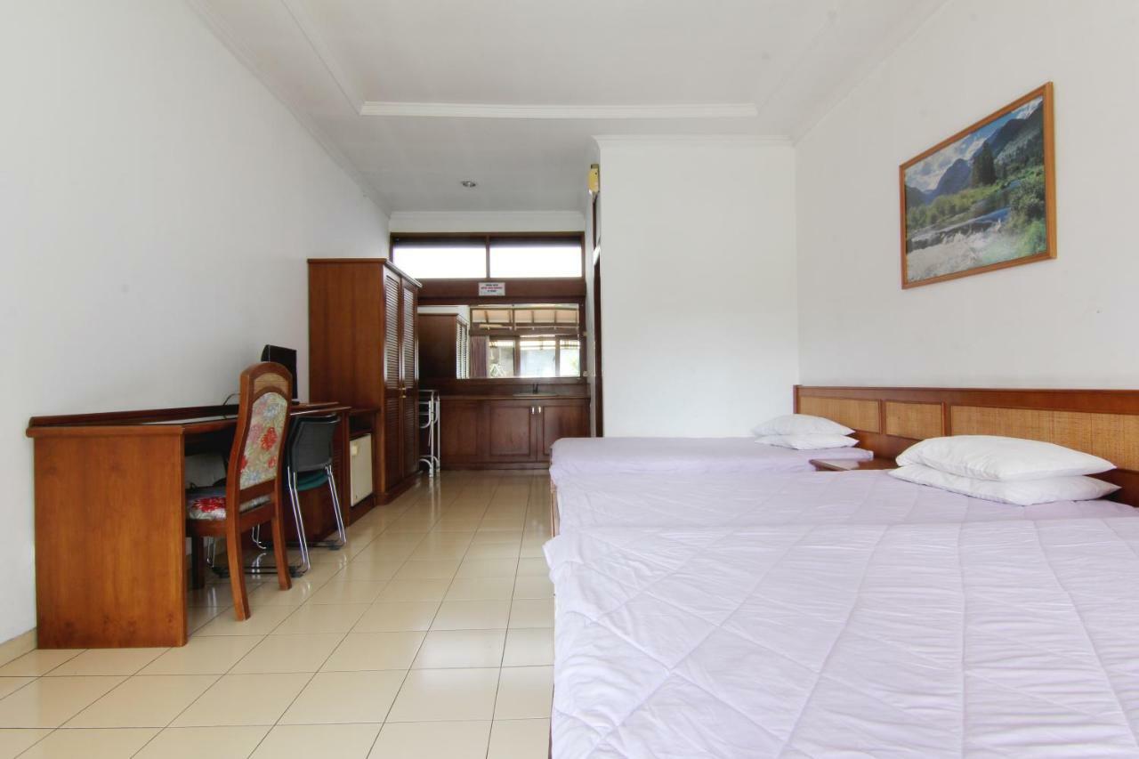 Villa Enggal Lembang Buitenkant foto
