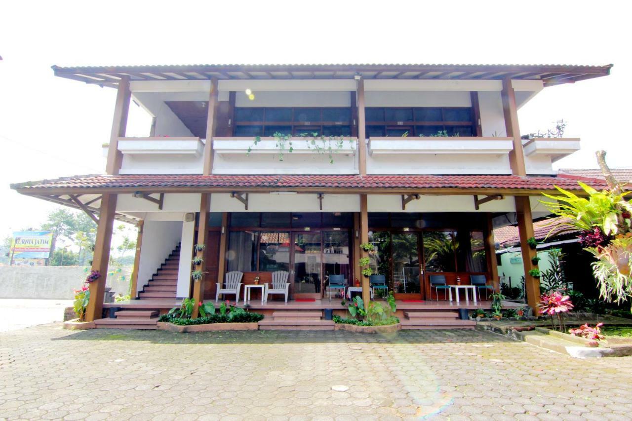Villa Enggal Lembang Buitenkant foto