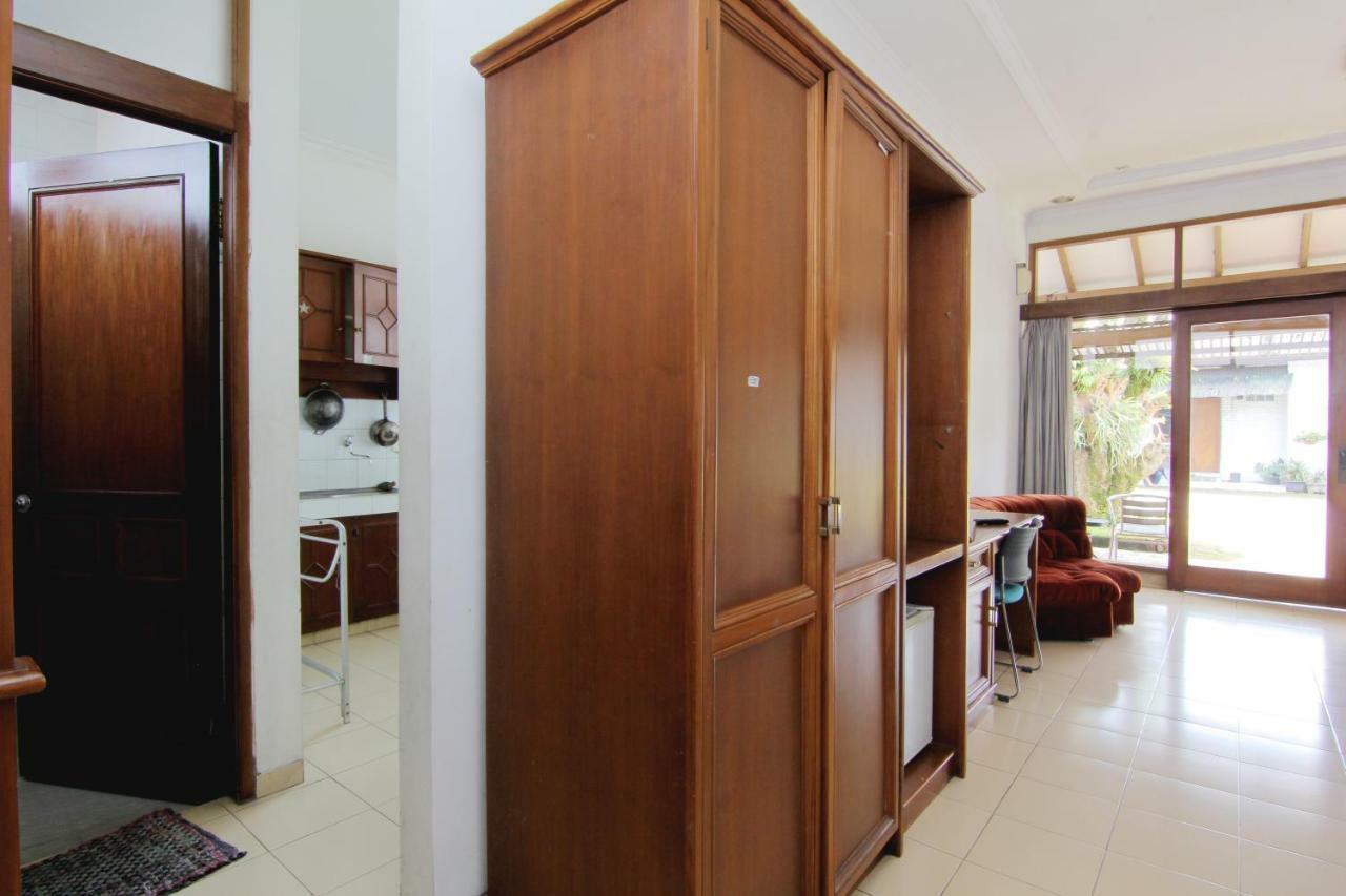 Villa Enggal Lembang Buitenkant foto
